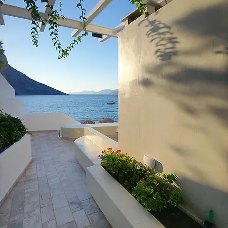 בית הארחה La Playa Boutique 4*